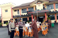 TK-EduTrip-ke-Mako-Brimob-Batalyon-B-2025-15